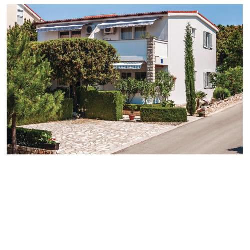 Two-Bedroom Apartment in Mandre
