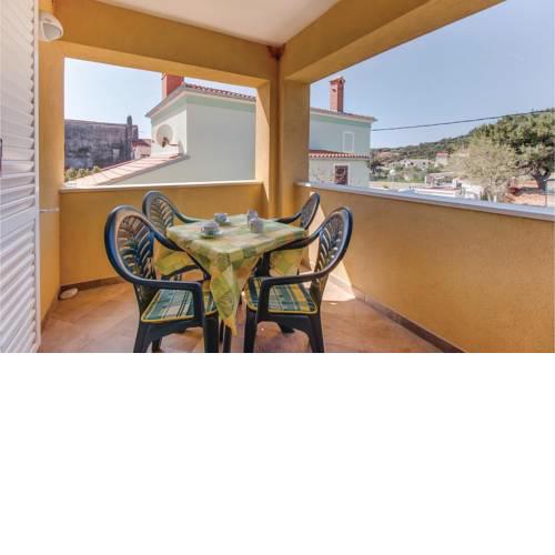 Two-Bedroom Apartment in Martinscica