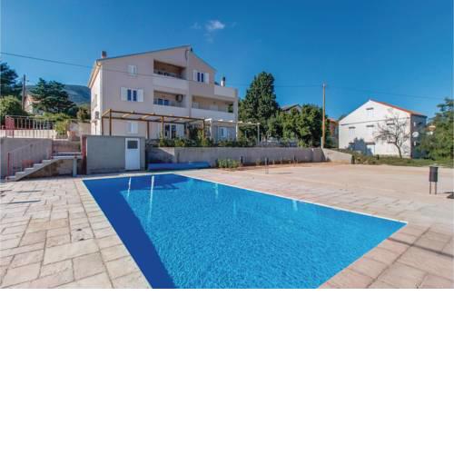 Two-Bedroom Apartment in Nerezine