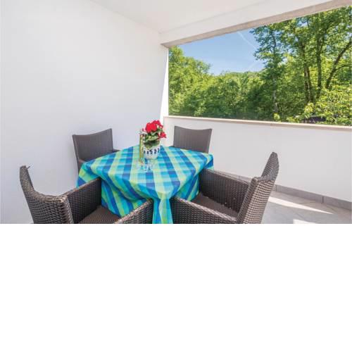 Two-Bedroom Apartment in Njivice