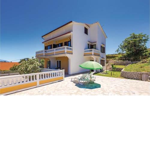 Two-Bedroom Apartment in Palit