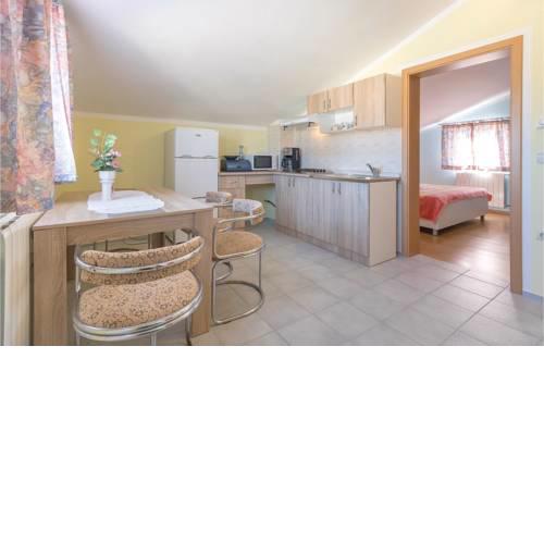 Two-Bedroom Apartment in Peroj