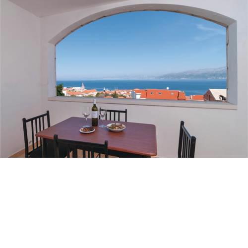 Two-Bedroom Apartment in Postira