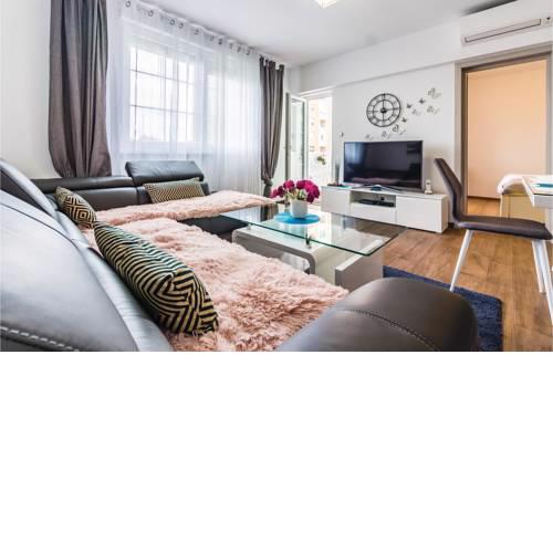 Two-Bedroom Apartment in Pula