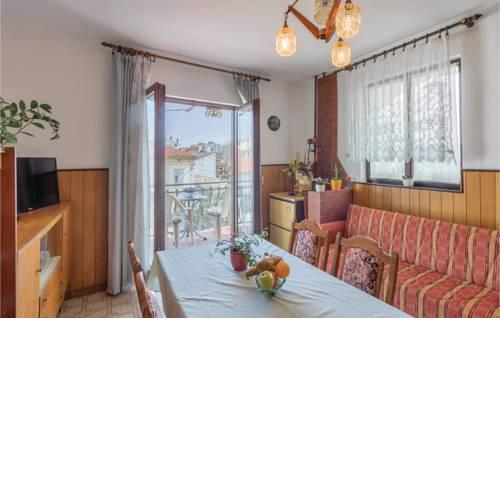 Two-Bedroom Apartment in Pula