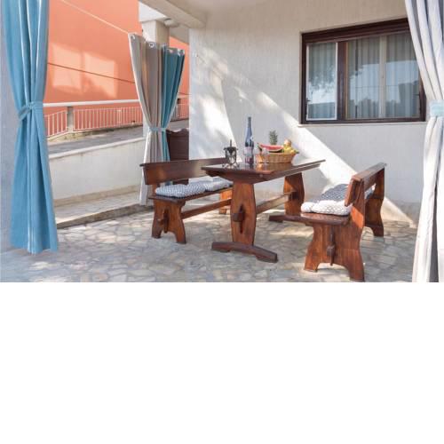 Two-Bedroom Apartment in Pula