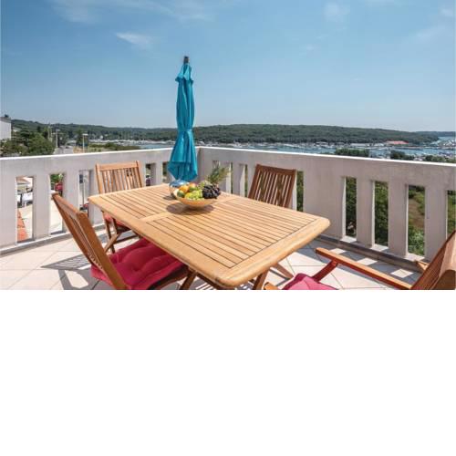 Two-Bedroom Apartment in Pula