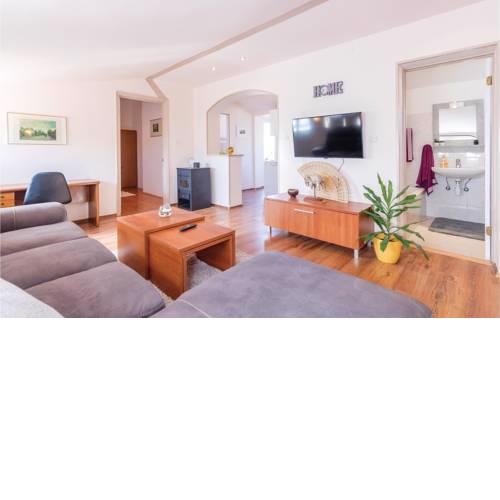 Two-Bedroom Apartment in Pula