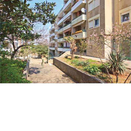 Two-Bedroom Apartment in Pula