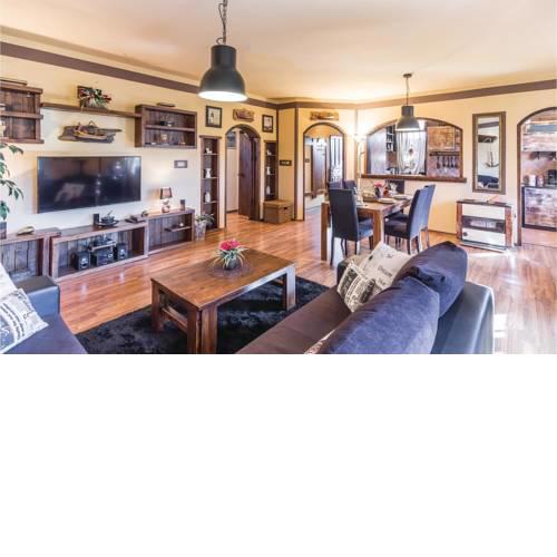 Two-Bedroom Apartment in Pula