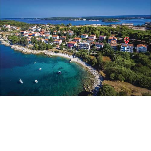 Two-Bedroom Apartment in Pula