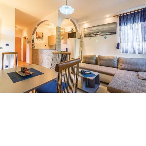 Two-Bedroom Apartment in Pula