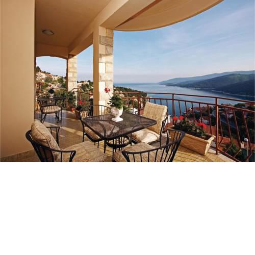 Two-Bedroom Apartment in Rabac