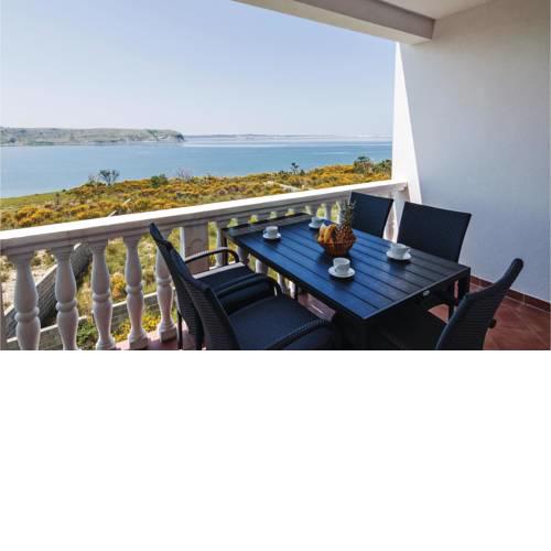 Two-Bedroom Apartment in Rtina