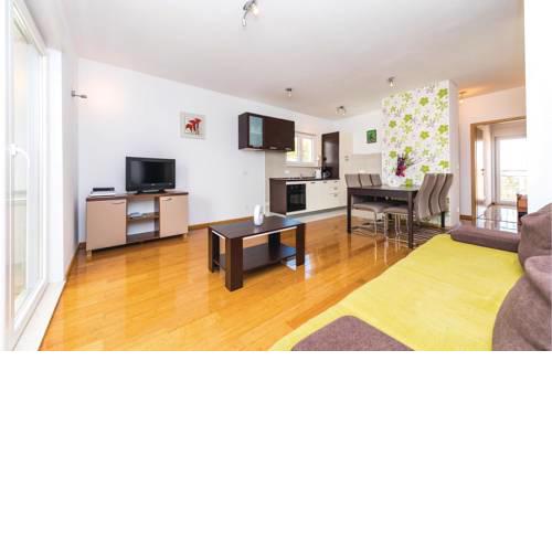 Two-Bedroom Apartment in Seget Donji