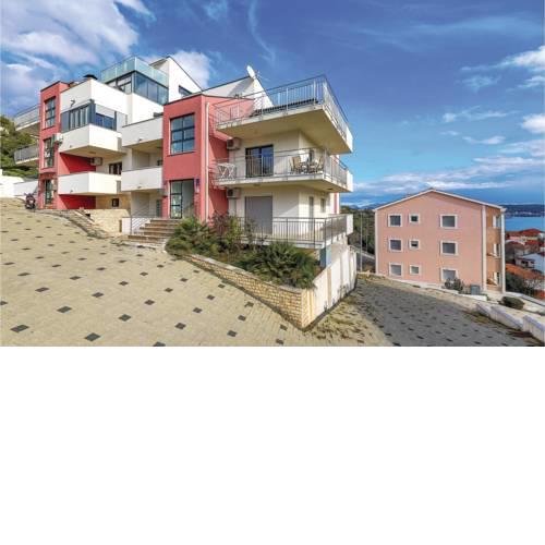 Two-Bedroom Apartment in Seget Donji