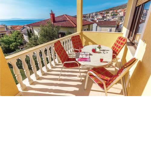 Two-Bedroom Apartment in Selce