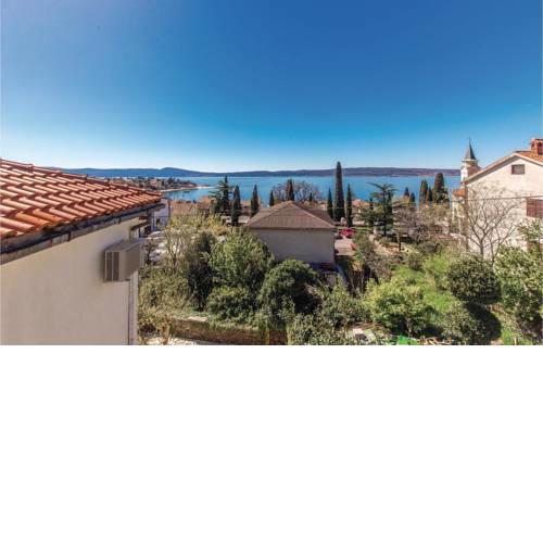 Two-Bedroom Apartment in Selce