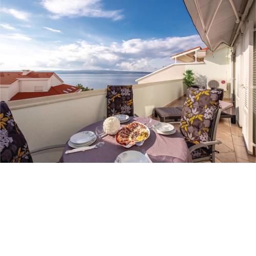 Two-Bedroom Apartment in Selce