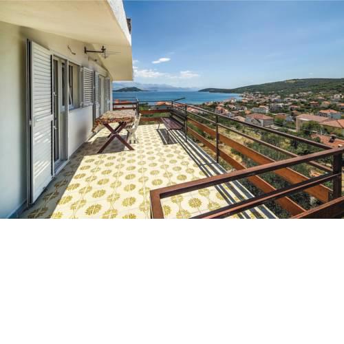 Two-Bedroom Apartment in Slatine