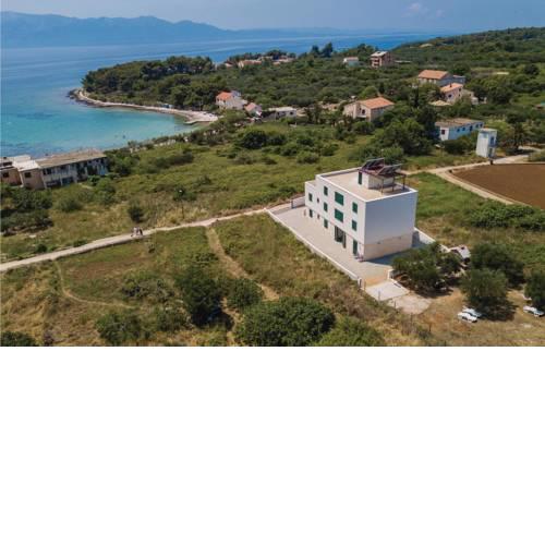 Two-Bedroom Apartment in Sucuraj