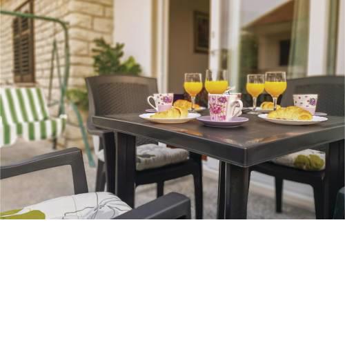 Two-Bedroom Apartment in Supetar