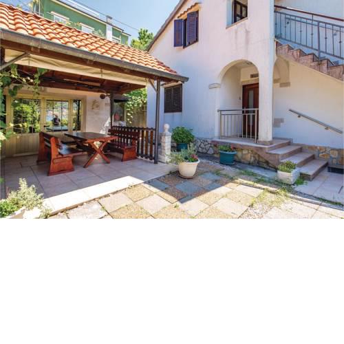 Two-Bedroom Apartment in Supetarska Draga
