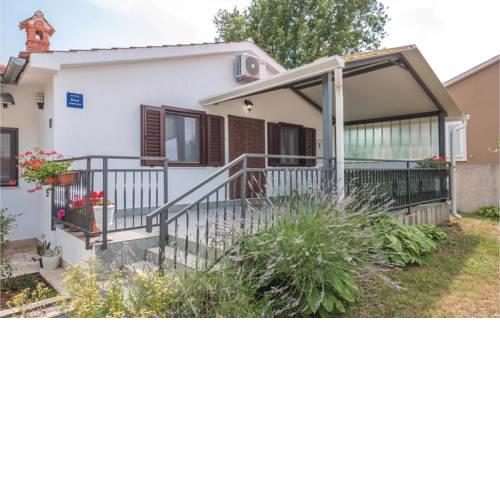 Two-Bedroom Apartment in Sv.Lovrec