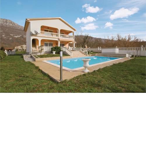 Two-Bedroom Apartment in Tribalj