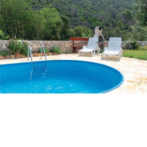 Two-Bedroom Apartment in Trstenik