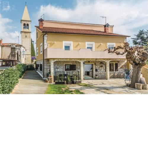 Two-Bedroom Apartment in Umag