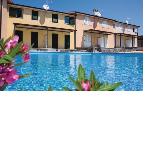 Two-Bedroom Apartment in Vabriga