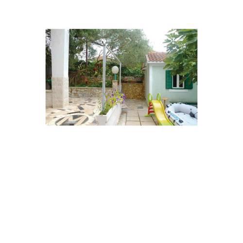 Two-Bedroom Apartment in Vinisce