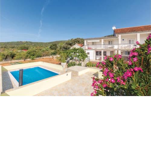 Two-Bedroom Apartment in Vinisce