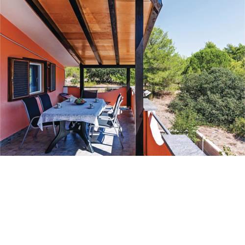 Two-Bedroom Apartment in Vir