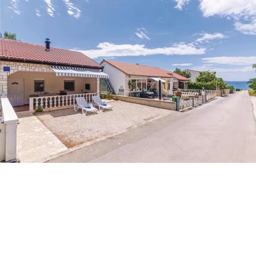 Two-Bedroom Apartment in Vir
