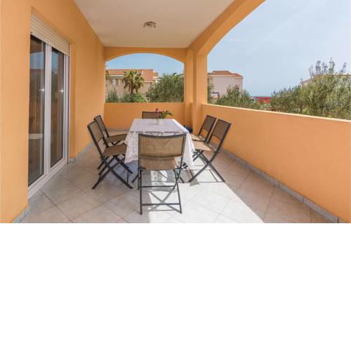 Two-Bedroom Apartment in Vir