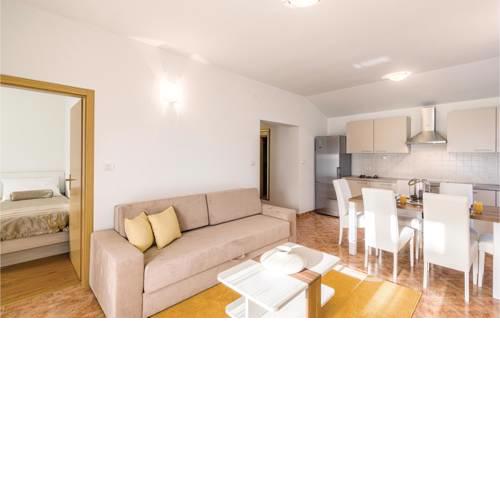 Two-Bedroom Apartment in Vodnjan