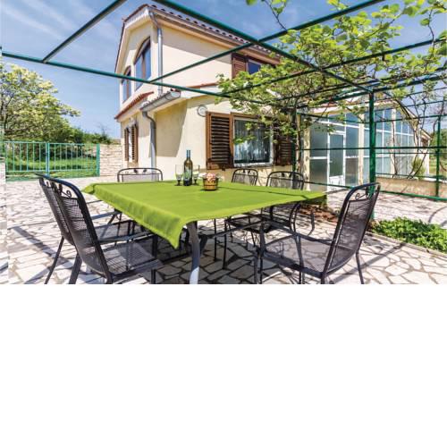 Two-Bedroom Apartment in Vodnjan