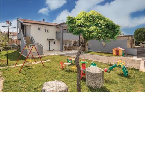 Two-Bedroom Apartment in Vodnjan