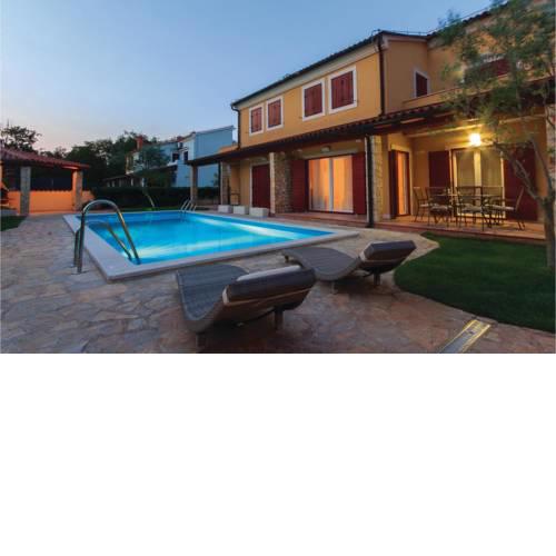 Two-Bedroom Apartment in Volme