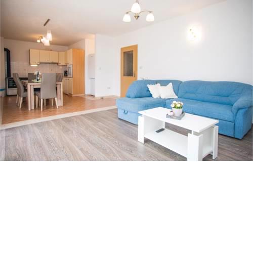 Two-Bedroom Apartment in Zagvozd