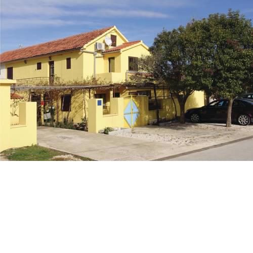 Two-Bedroom Apartment in Zaton