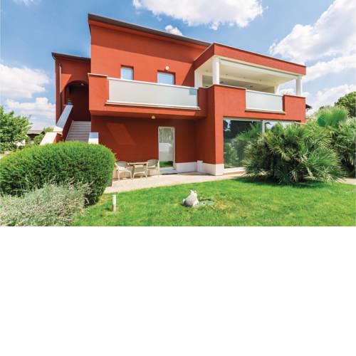 Two-Bedroom Apartment Novigrad 05