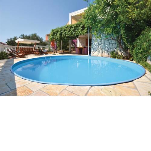 Two-Bedroom Apartment Okrug Gornji with Sea view 08