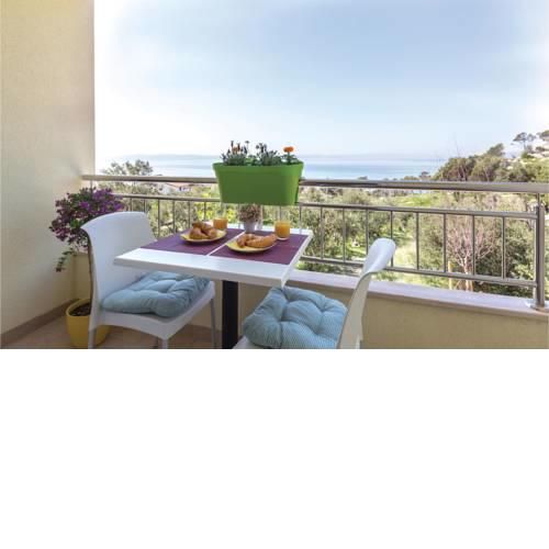 Two-Bedroom Apartment with Sea View in Makarska