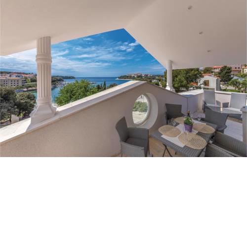 Two-Bedroom Apartment with Sea View in Pula
