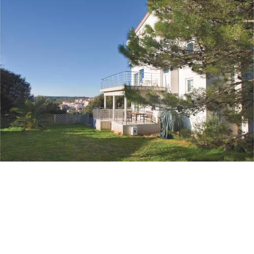 Two-Bedroom Apartment with Sea View in Vinkuran