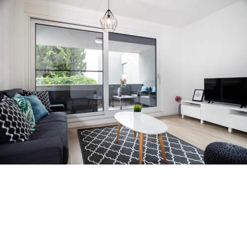 Two bedroom apt with parking and terrace