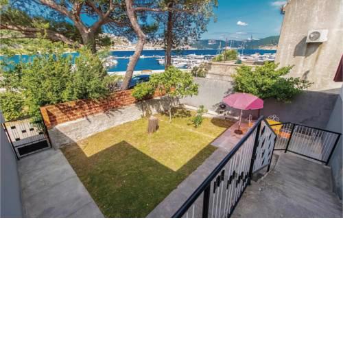 Two-Bedroom Holiday Home in Bakarac